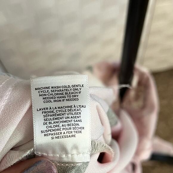 Leith Women’s Pink Silver Rose Floral Jumpsuit Size Medium Chic Flirty Floral - Picture 8 of 15